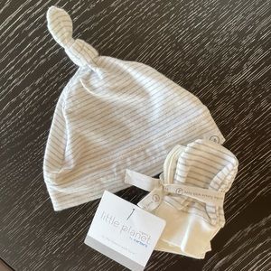 Carter’s Little Planet Organic Knot Cap and Mitts